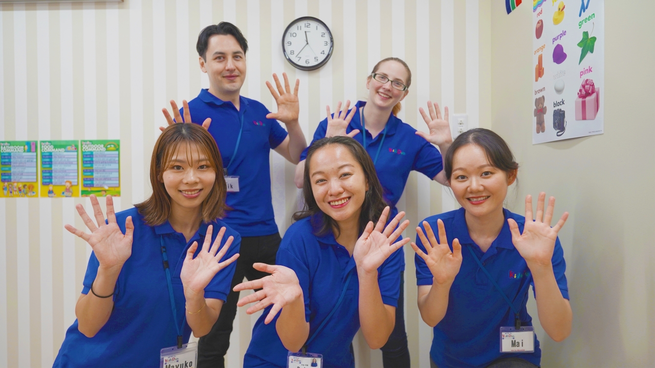 Waiving Kids Duo teachers